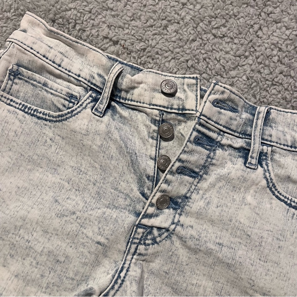 Abercrombie & Fitch Button-Up Denim Shorts - Picture 3 of 12